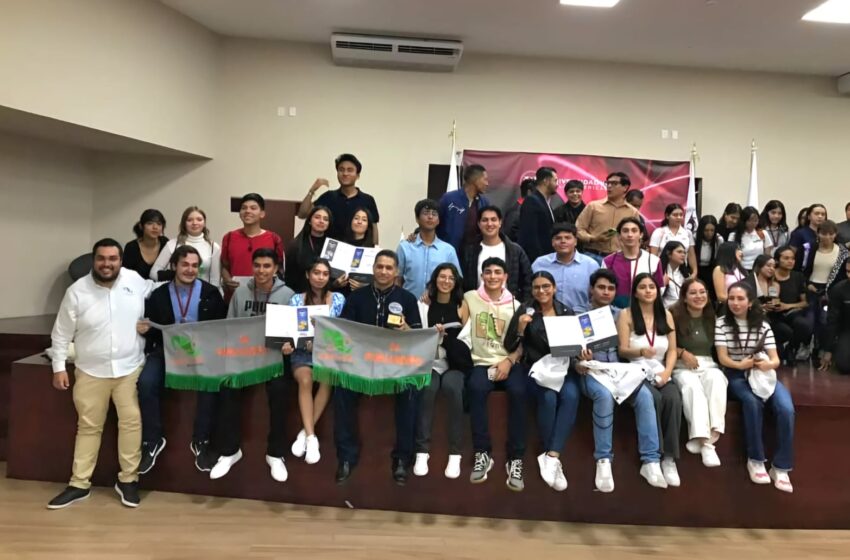  Estudiantes del Cecytem ganadores absolutos en concurso de Ciencias; participarán en los Emiratos Árabes