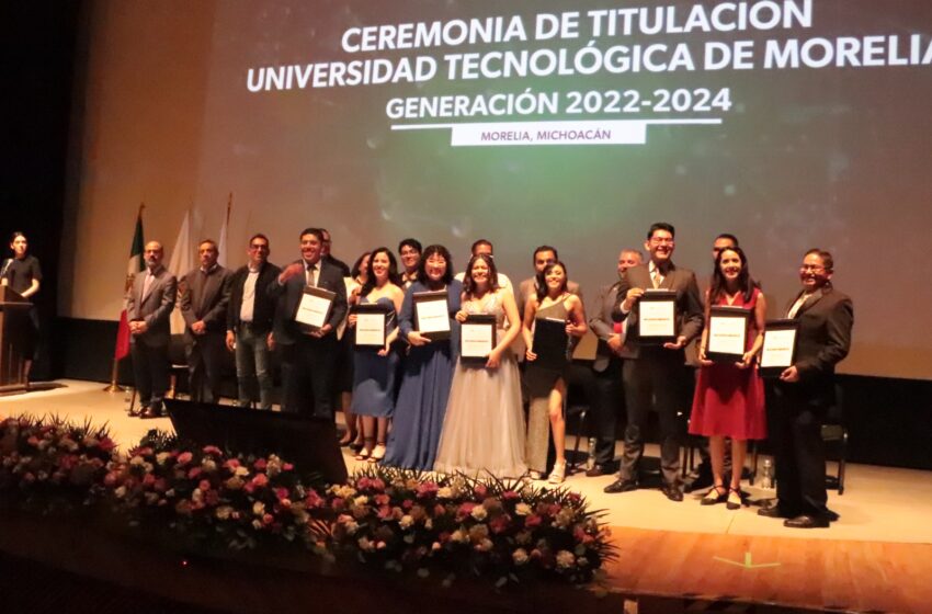  UTM celebra titulación de 692 estudiantes