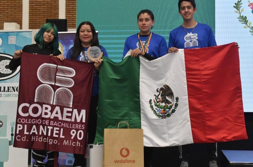  Alumno del Cobaem gana segundo lugar en competencia internacional de robótica