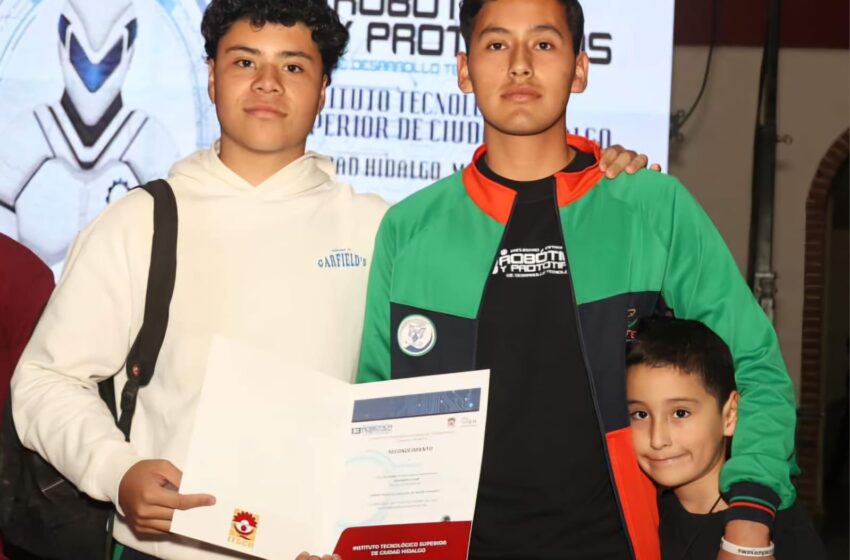  Alumnos del Cecytem ganan segundo y tercer lugar competencia de robótica