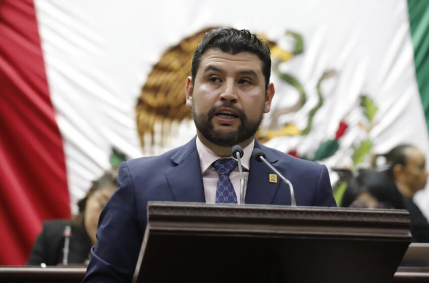  Octavio Ocampo propone que reformas a la Universidad Michoacana, sean consultadas previamente con la comunidad nicolaita