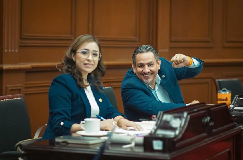 Desde la bancada naranja se seguirá defendiendo los derechos de las mujeres: Víctor Manríquez