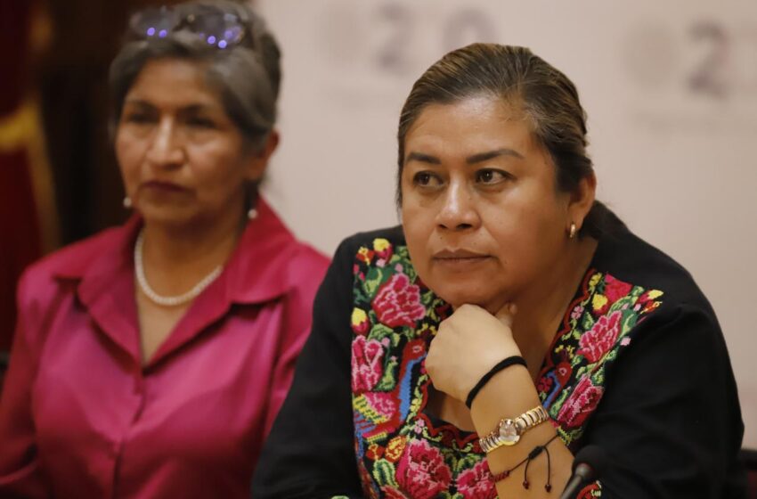  Belinda Iturbide atiende agenda de mujeres médicas