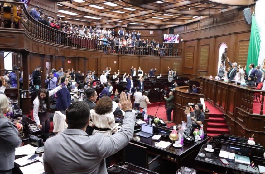  Autonomía plena y patrimonio propio a la UMSNH: 76 Legislatura