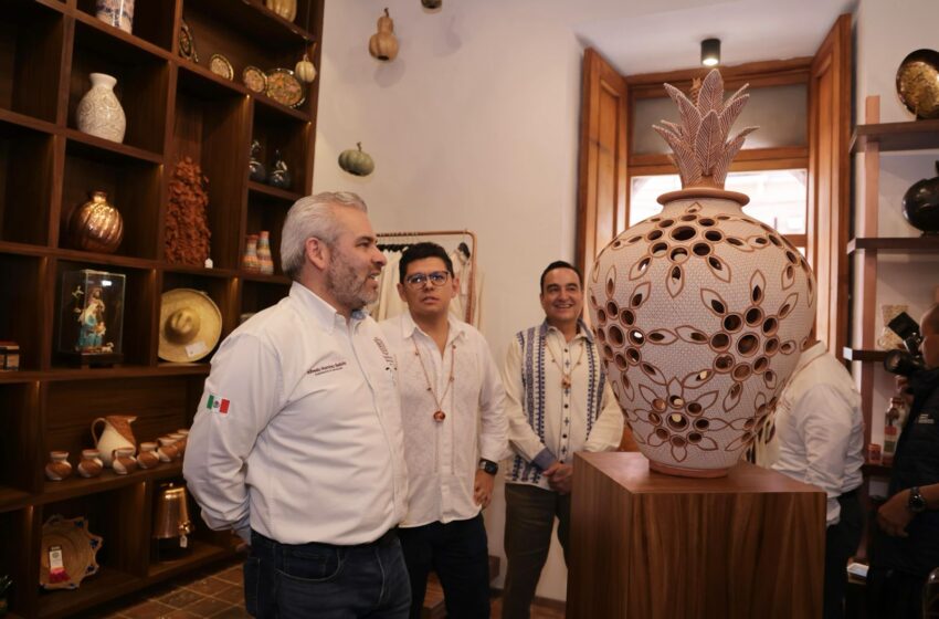  Abre Bedolla tercera tienda de Casa de las Artesanías en Zamora