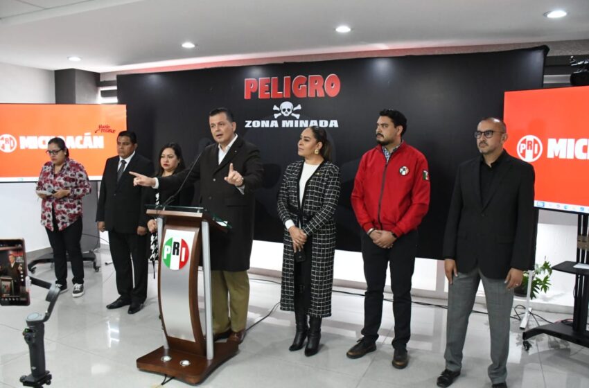  Llama Memo Valencia a cuidar a los militares en Michoacán que es una zona minada