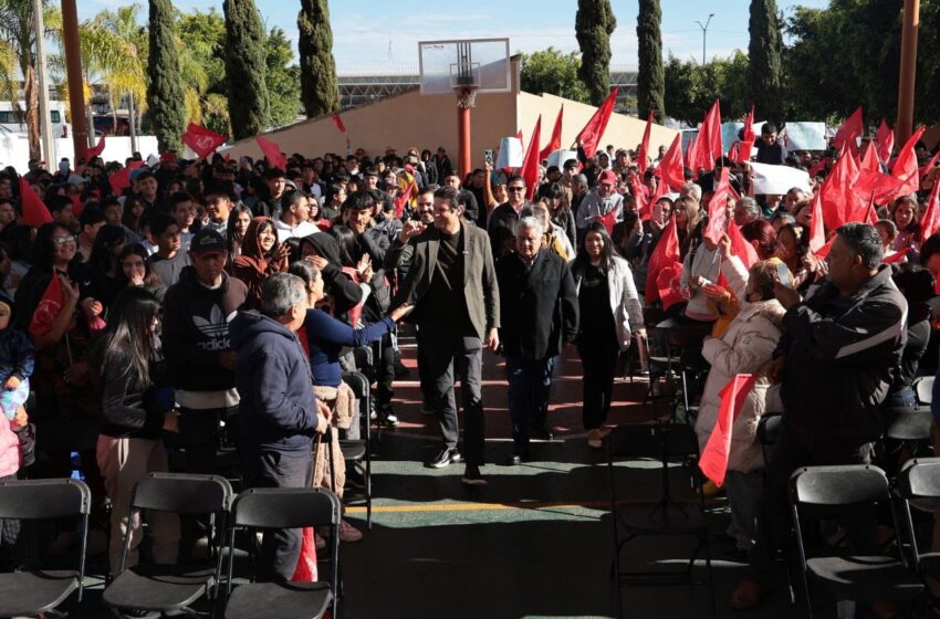  Alfonso Martínez refrenda su apoyo a Antorcha Campesina