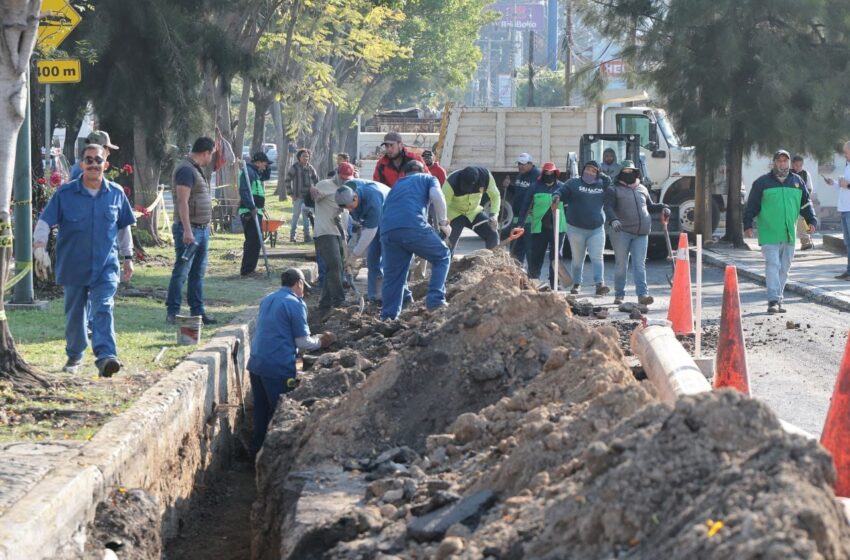  Gobierno de Alfonso Martínez mejora colector pluvial de avenida Camelinas