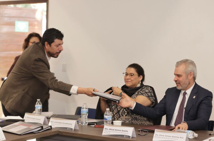  Destaca Bedolla en la UNAM aportación de comunidades indígenas en reforma a la ley federal