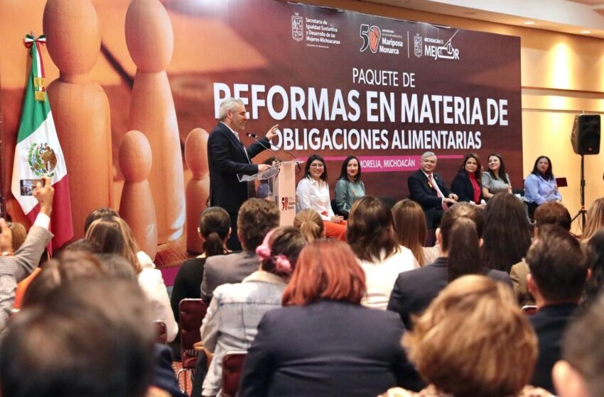  Cero tolerancia a deudores alimentarios; Bedolla firma paquete de iniciativas