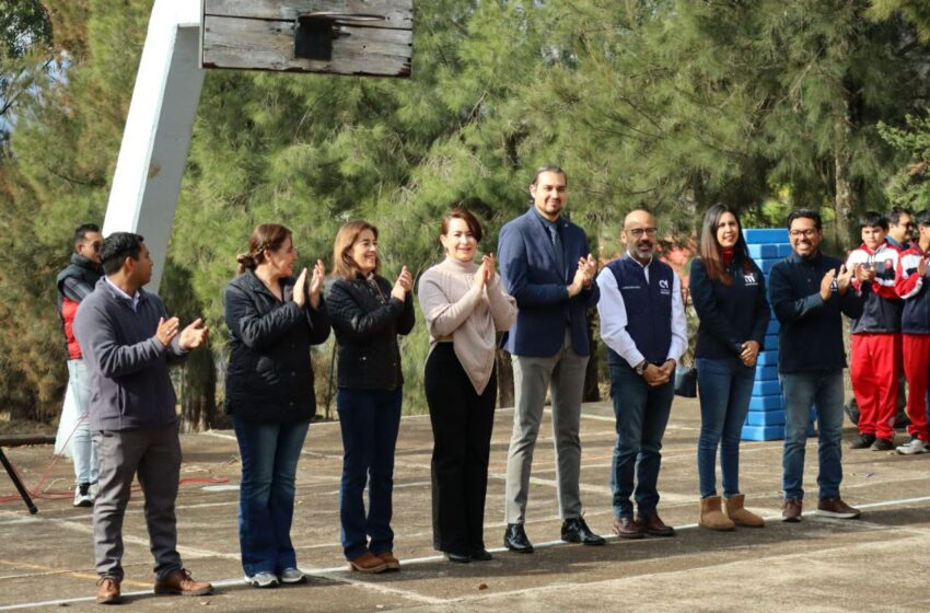  Colegio de Morelia lleva Caravana de Salud, Cultura y Educación a Telesecundaria