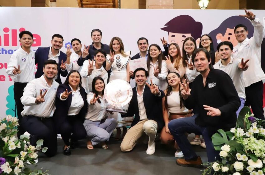  Congreso del Estado reconoce a Paola Delgadillo por Centros Spot