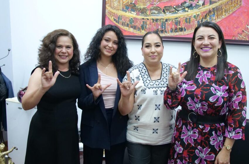  Las dos mujeres condecoradas, dignas de ser emuladas por todas: Melba Albavera