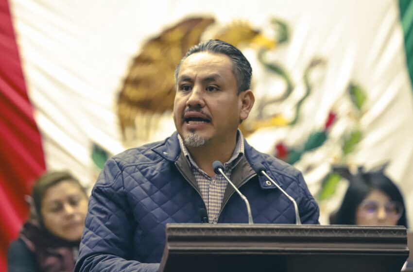  Garantizar los derechos de las mujeres tarea de todos: Víctor Manríquez