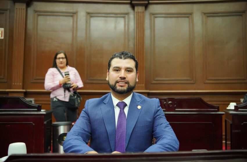 Octavio Ocampo respalda reforma que prohíbe a deudores alimentarios en el servicio público