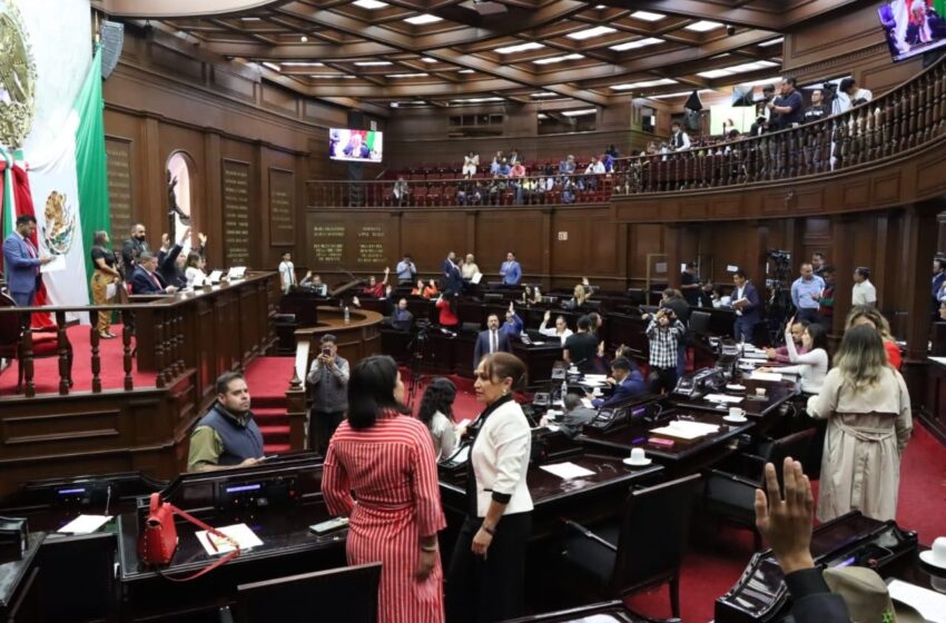  Avala Congreso diez Glosas del Tercer Informe de Gobierno