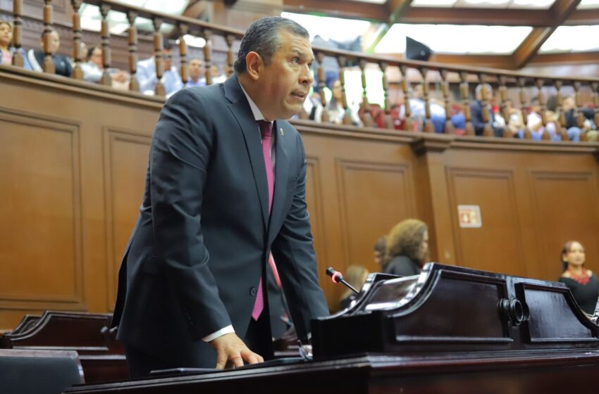  Desde el pleno, Barragán exige pago justo por tierras expropiadas para segundo anillo periférico de Morelia