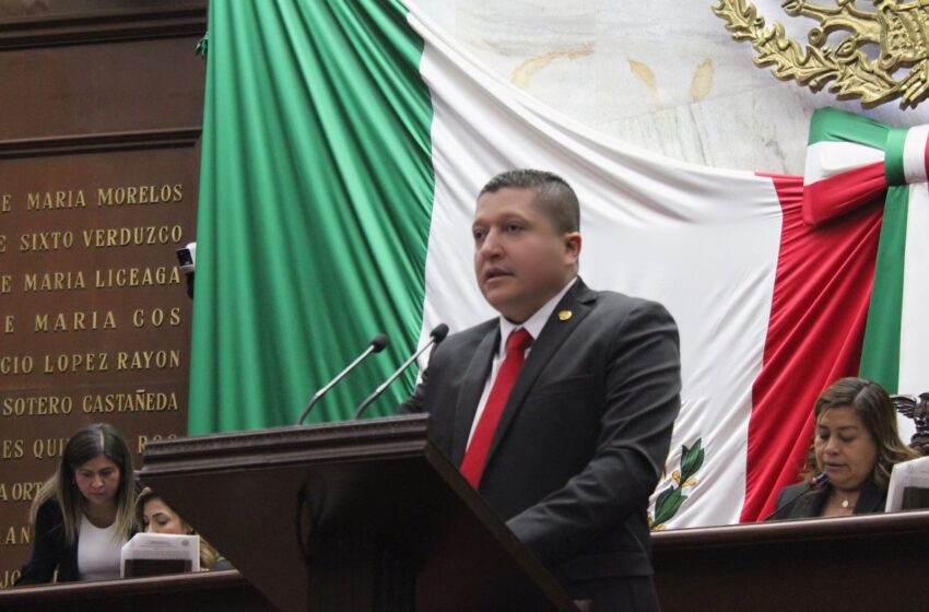  Ante el pleno, Vicente Gómez presentó iniciativas a favor del medio ambiente, en defensa de los animales y para la creación de un banco de alimentos estatal