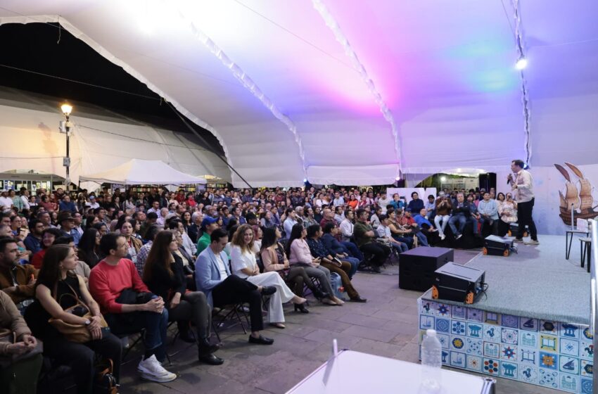  Abarrota Miguel Zunzunegui escenario principal de la FILLM