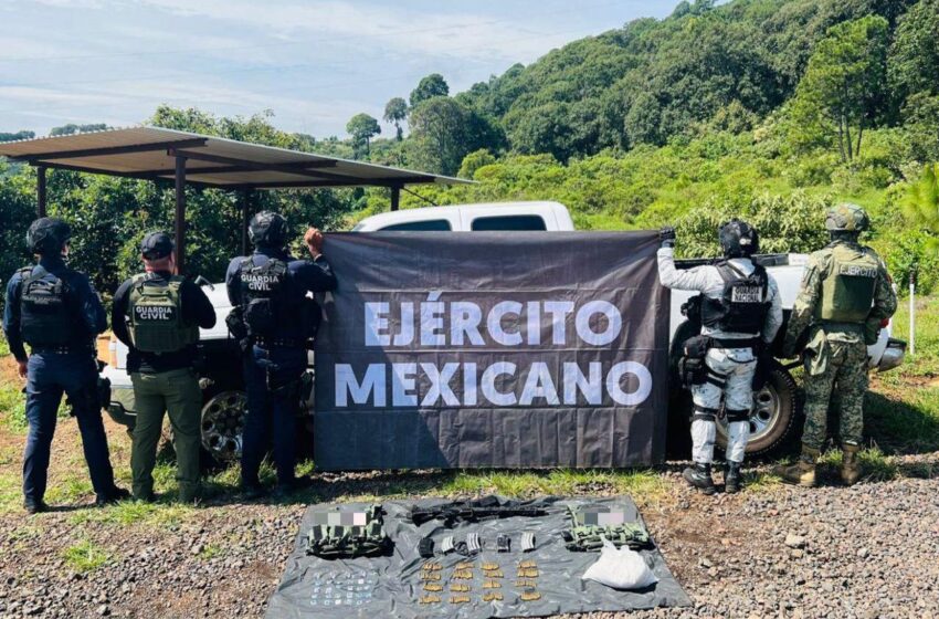  Asegurada en Uruapan camioneta con fusil y más de 4 kg de metanfetamina: SSP