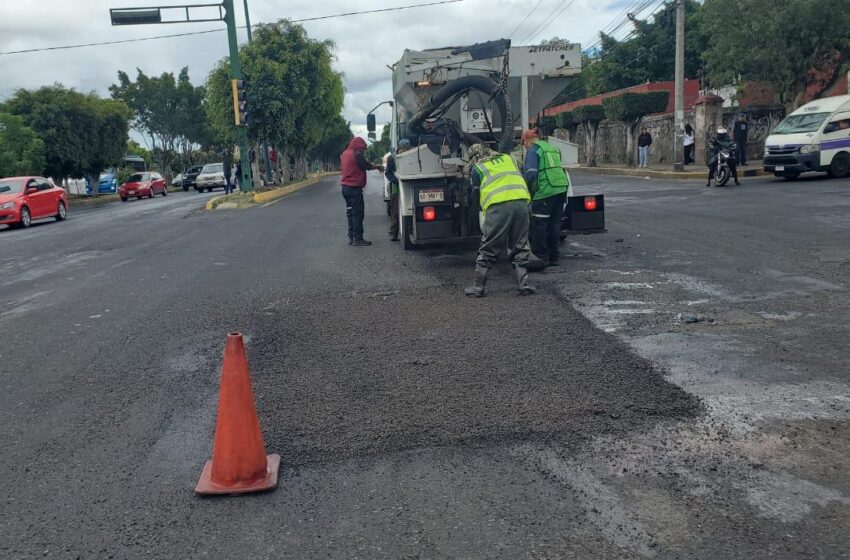  Gobierno de Morelia realiza bacheo en Calzada la Huerta