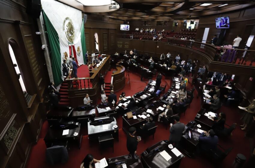  Es oficial, se incorpora el término Gobernadora a la Constitución Michoacana: 76 Legislatura