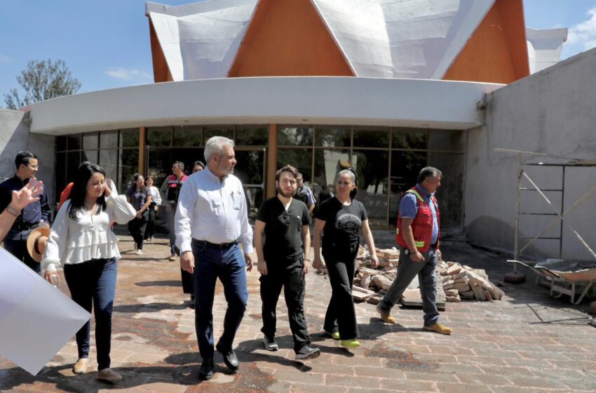  Supervisa Bedolla avances de la modernización del Planetario de Morelia