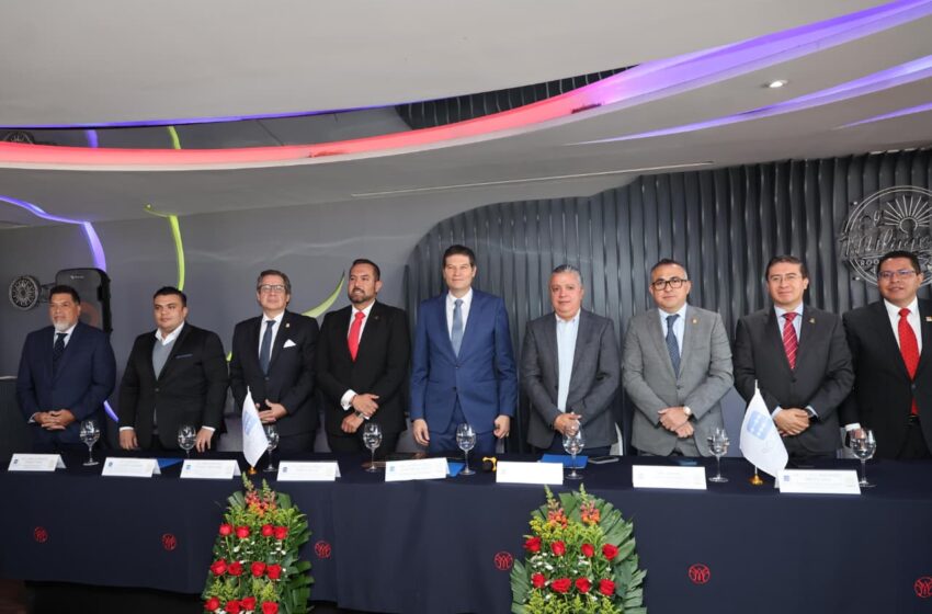 Reconoce Alfonso Martínez vigencia y papel de los contadores públicos