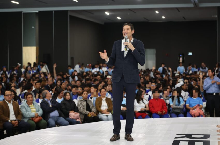  Alerta Alfonso Martínez a la niñez sobre riesgos en las redes sociales