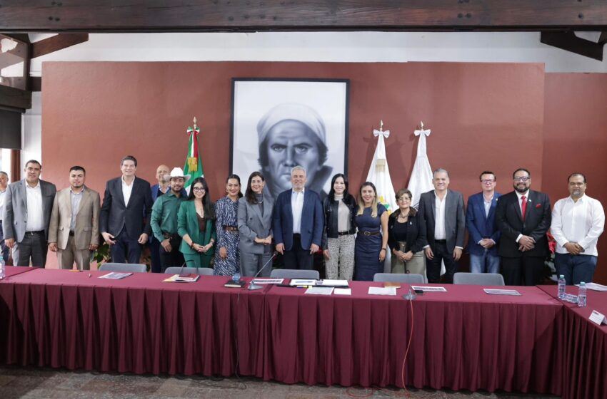  Bedolla y alcaldes construirán 10 nuevos planteles para bachillerato